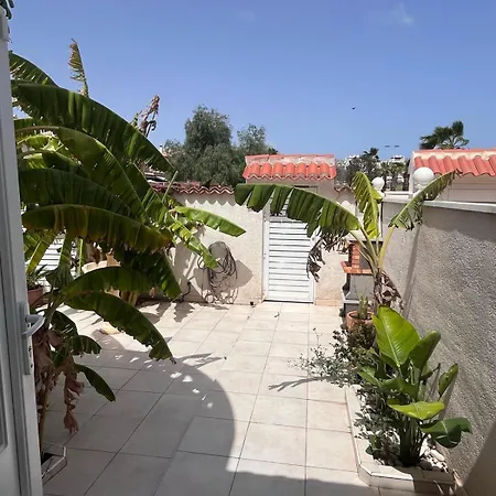 Ain 2hab Piscina Holiday home *